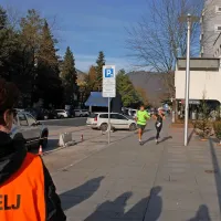 Dobrodelnih &scaron;est ur s 50 ekipami (foto)