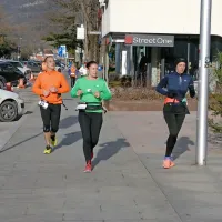Dobrodelnih &scaron;est ur s 50 ekipami (foto)