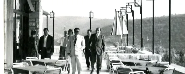 Slovesnosti ob odprtju hotelov Belvedere leta 1962 sta se 
udeležila Tito z Jovanko, ob njiju je arhitekt Edo Mihevc, ki je 
kompleks zasnoval.