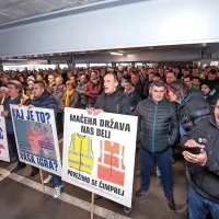 Zaposlene skrbi &ldquo;brutalen napad na Luko