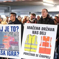Zaposlene skrbi &ldquo;brutalen napad na Luko