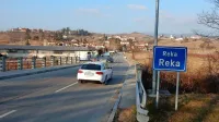 V bližini mostu čez reko Reko pri Dobrovem bodo popravili 
strugo.