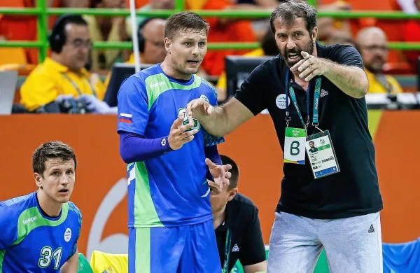 Marko Bezjak (v ospredju) bo na igrišču podaljšana roka 
selektorja Veselina Vujovića.