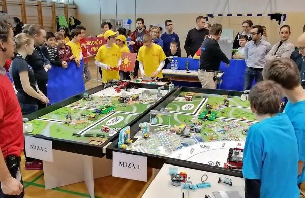 RoboSončki drugi na regijskem turnirju FLL