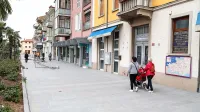 TIC bodo vrnili na Sončno nabrežje 4 (skrajno desno na 
fotografiji),  kjer je najprej  deloval - preden so ga preselili dvoje 
vrat stran, v prostore pod modrim senčilom.   

   
