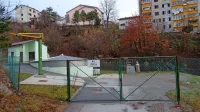  Odpadne vode iz obrtno-industrijske cone Hrpelje se najprej stečejo v dolino sredi Hrpelj, od 
koder jih nato prečrpajo proti Kozini. V tem času lahko tudi zasmrdijo.