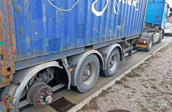 Tudi brez enega kolesa očitno gre ... Vendar ne dolgo in ne poceni.