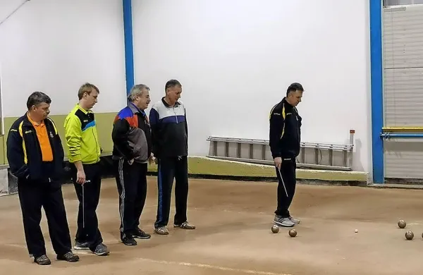 V zimski ligi Obrov se za prvaka bori še trojica vodilnih. 