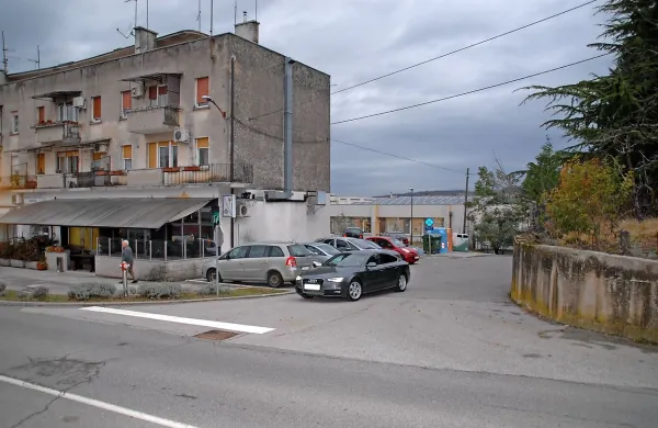 Ko mine četrt ure prometne  konice, ni o gneči ne duha ne 
sluha ...   