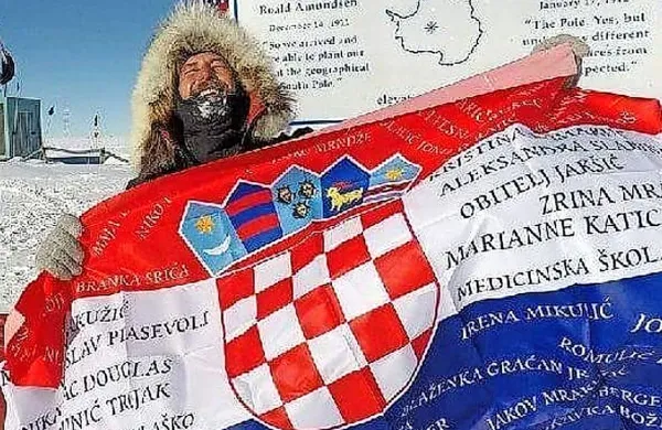 Potopisec in fotograf Davor Rostuhar je kot prvi Hrvat peš 
osvojil Južni tečaj.
