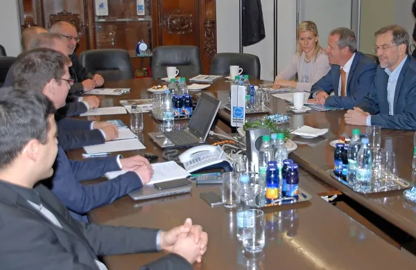 Sosežigu odpadkov v posoški cementarni so pozornost namenili tudi slovenski evroposlanci.  