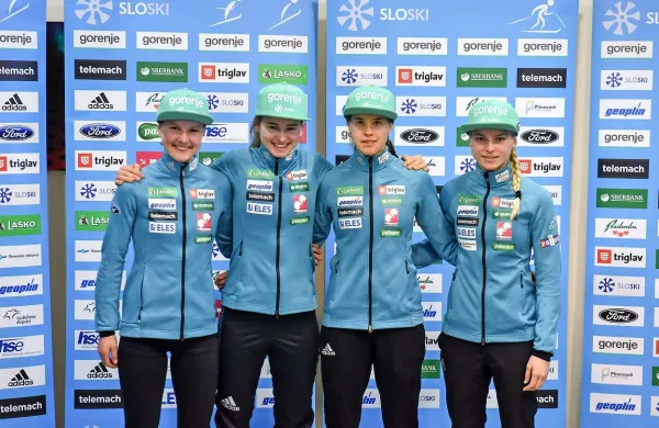 Slovenske smučarske skakalke na Japonskem druge