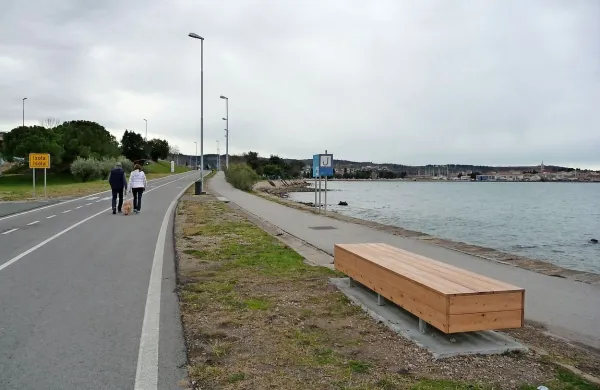 Podpis dogovora o pripravi regionalnega prostorskega 
načrta za območje priobalnega pasu med Izolo in Koprom 
občini Izola  odpira tudi formalne pogoje, da se začnejo 
operativno dogovarjati s pristojnim ministrstvom in družbo 
2TDK.