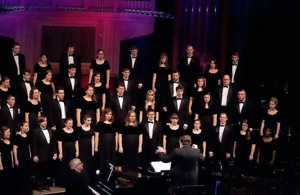 Ameriški zbor Carthage choir bo z gostitelji, Akademskim 
pevskim zborom Univerze na Primorskem, nastopil drevi v 
dvorani sv. Frančiška. 