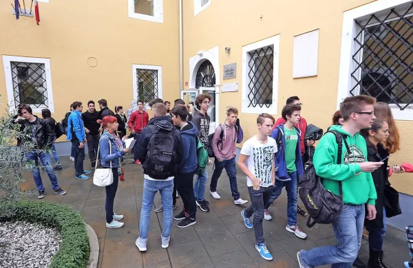  Predstavitve študijskih smeri in fakultet bodo potekale od 
jutri do petka ob 15.30 na Gimnaziji Koper.