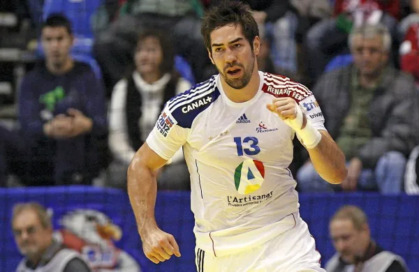 Nikola Karabatić se je v dvoboju s Švedi izkazal z dragocenimi asistencami.