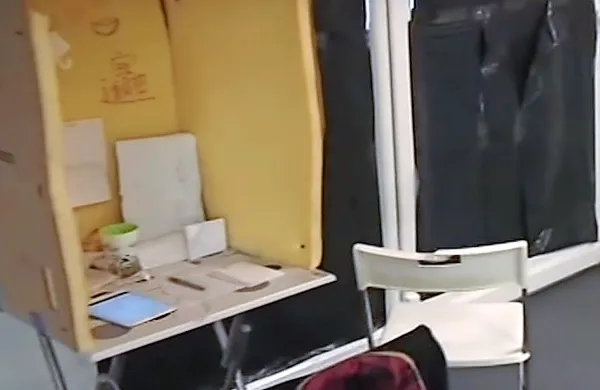  Člani mednarodne kriminalne združbe so v Sloveniji in na 
Hrvaškem žrtve, povečini Tajvance, prisilili, da so iz klicnih 
centrov klicali kitajske državljane z namenom, da bi jim slednji 
nakazovali denar.