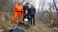 Iz nekdanjih topniških položajev so pripadniki enote za 
varstvo pred NUS previdno odstranjevali granate.