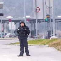 Mejni prehod Dragonja: mo&scaron;ki je trdil, da je na avtobusu bomba