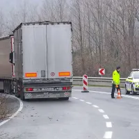 Mejni prehod Dragonja: mo&scaron;ki je trdil, da je na avtobusu bomba