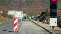 Delavci so z deli začeli na začetku Senožeč z divaške smeri, 
nato bodo nadaljevali v smeri proti Razdrtemu.