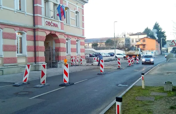V centru Mirna urejajo cono omejene hitrosti
