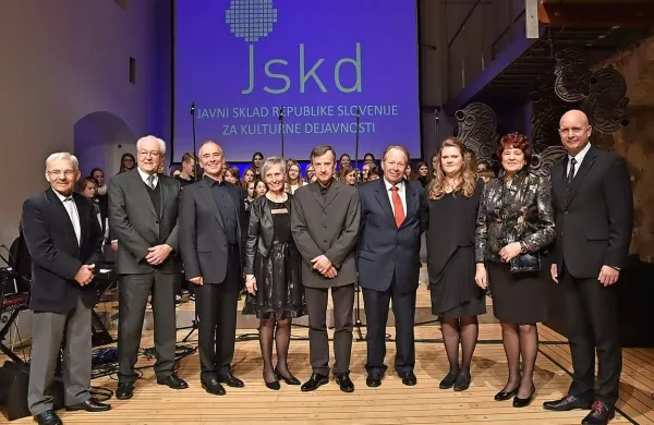 Na Ljubljanskem gradu so podelili najvi&scaron;ja priznanja v ljubiteljski kulturi