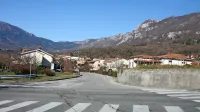 Nepregledno križišče na Idrijski cesti bodo razširili. 