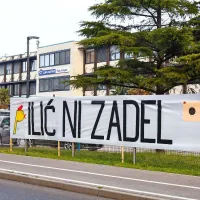 Sindikat žerjavistov preklical socialni mir