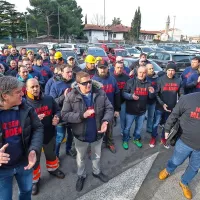 Sindikat žerjavistov preklical socialni mir