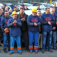 Sindikat žerjavistov preklical socialni mir