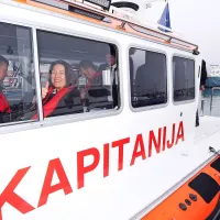 Uprava za pomorstvo prevzela in krstila novo plovilo za iskanje in re&scaron;evanje na morju