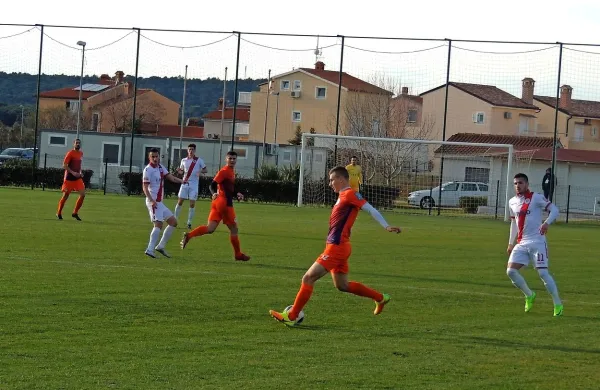  Oranžni Ankarančani bodo jutri v Medulinu igrali za sedmo mesto na pripravljalnem turnirju. 

