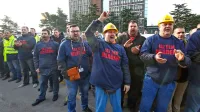 Petkov protest pred upravo Luke Koper