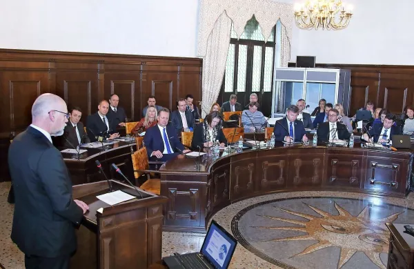Dimitrij Zadel (levo) na predstavitvi projekta Elemed. 