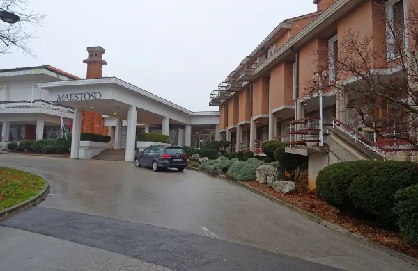 V Kobilarni Lipica načrtujejo začetek investicij v turistični del