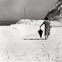 Cecilia Mangini: Kosilo prihaja, Lipari, 1952

