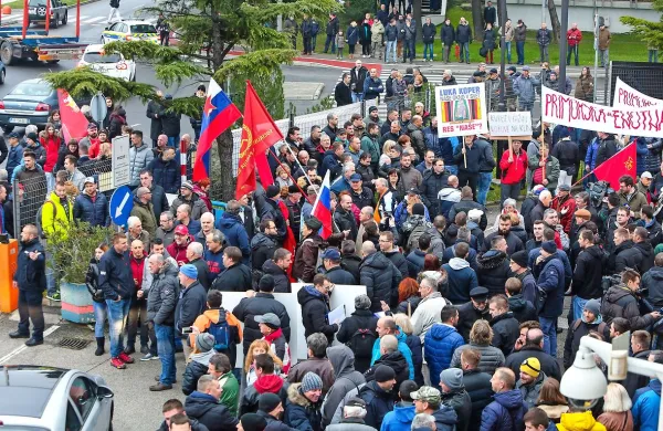 &ldquo;Ne igrajte se s potrpljenjem ljudstva&rdquo;