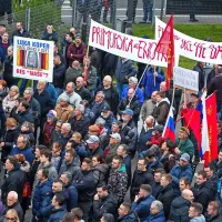 &ldquo;Ne igrajte se s potrpljenjem ljudstva&rdquo;