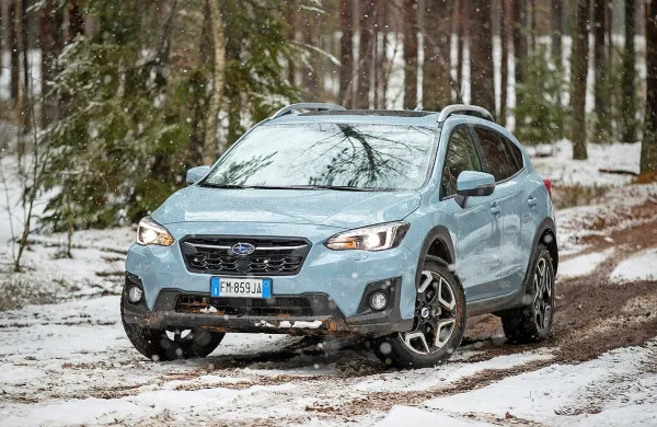 Subaru ni znamka kompromisov in tudi na videz cestno vozilo 
je lahko zmogljiv terenec.