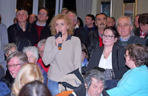 Dvorana, kjer je bila javna obravnava nove prostorske 
ureditve Portoroža, je bila pretesna za vse udeležence.