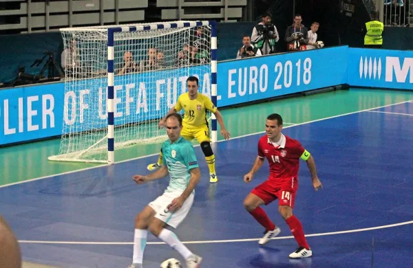 Modri tolminski nogometaš Kristjan Čujec je nepogrešljiv v 
prvi postavi Slovenije.