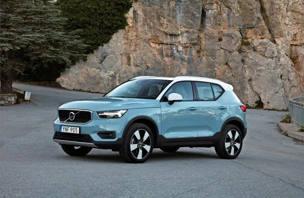 Najmanjši volvov križanec bo na voljo za dobrih 30 tisočakov.