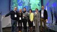 O pomenu gastronomskih vodnikov za turistično rabo so v ponedeljek na konferenci v okviru Gourmet Cupa  v 
Ljubljani govorili (z leve): Paolo Marchi, Ana Roš, Justyna Adamczyk, Eva Štravs Podlogar, Petra Stušek in Toni 
Tomašek.  borut živulović/bobo