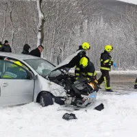 Trčil v vozilo s snežnim plugom