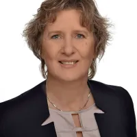 Nevenka Bandelj, direktorica koprske območne službe zavoda za 
zaposlovanje.