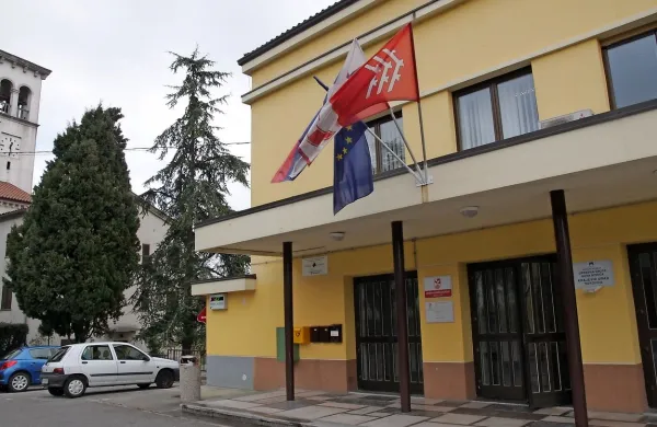 Vrata občinske uprave bodo v petek zaprta.