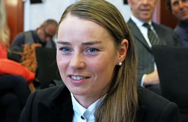 Tina Maze je v ljubljanski porodnišnici nekoliko pred rokom povila 
svojo prvorojenko. 