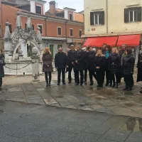 Prireditev so s petjem pospremili pevke in pevci iz Mešanega 
pevskega zbora Obalca.