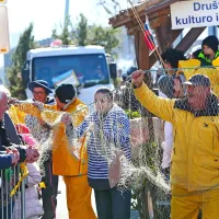 Več kot 800 mask na 10. istrski pustni povorki v Kopru